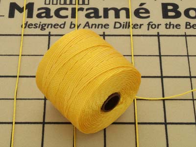 Cordon jaune d'or 0,50 mm,Tex 210 S-Lon Beadsmith, bobine de 70 mètres - Image Standard - 4