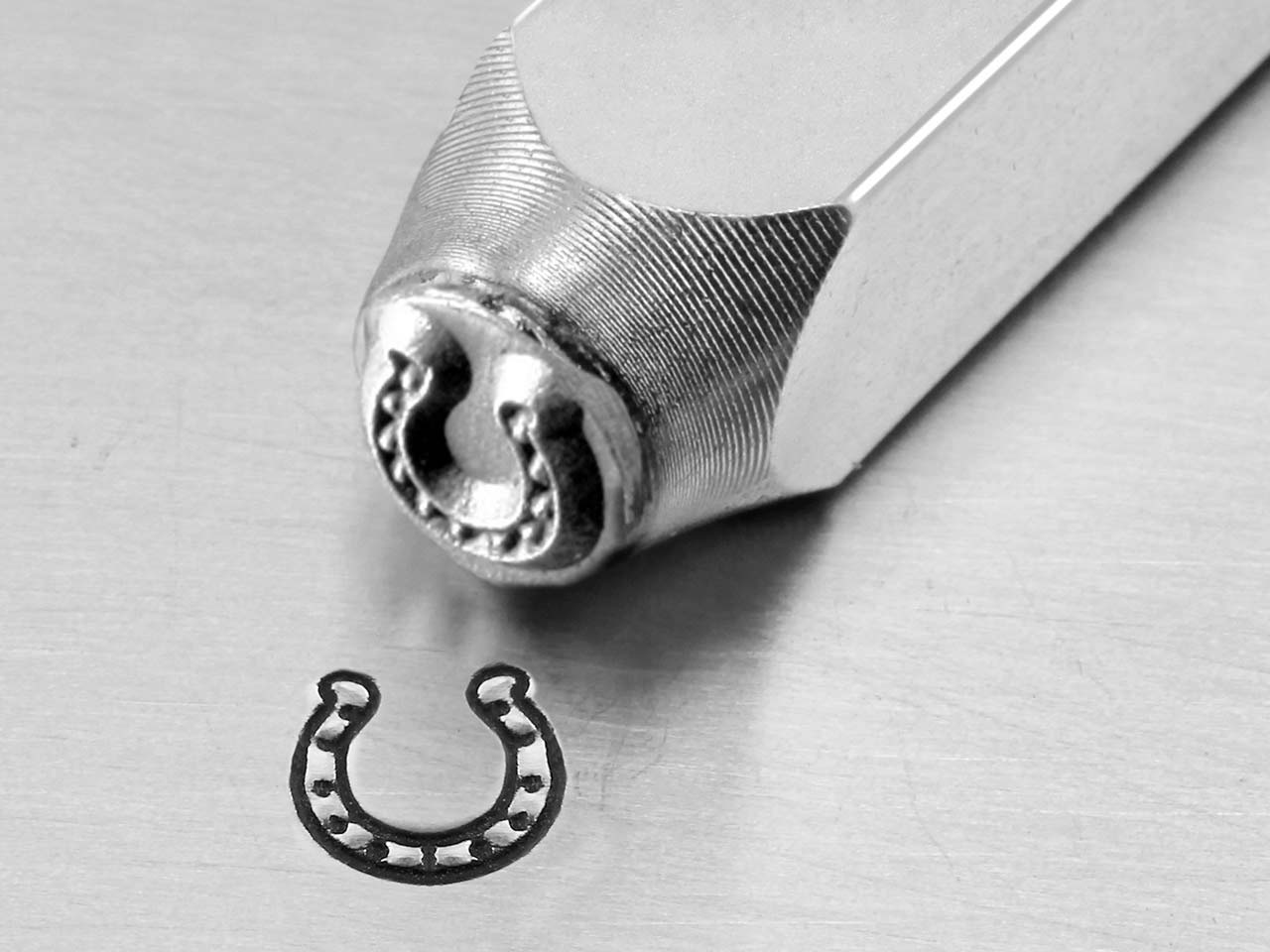 Collier clou en fer à cheval - bijoux western unisexe